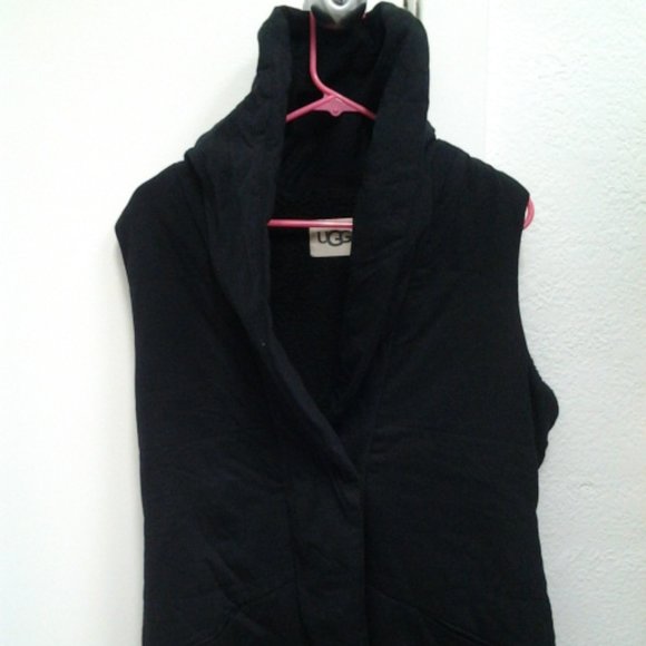 UGG Jackets & Blazers - UGG Bexley Shearling Vest